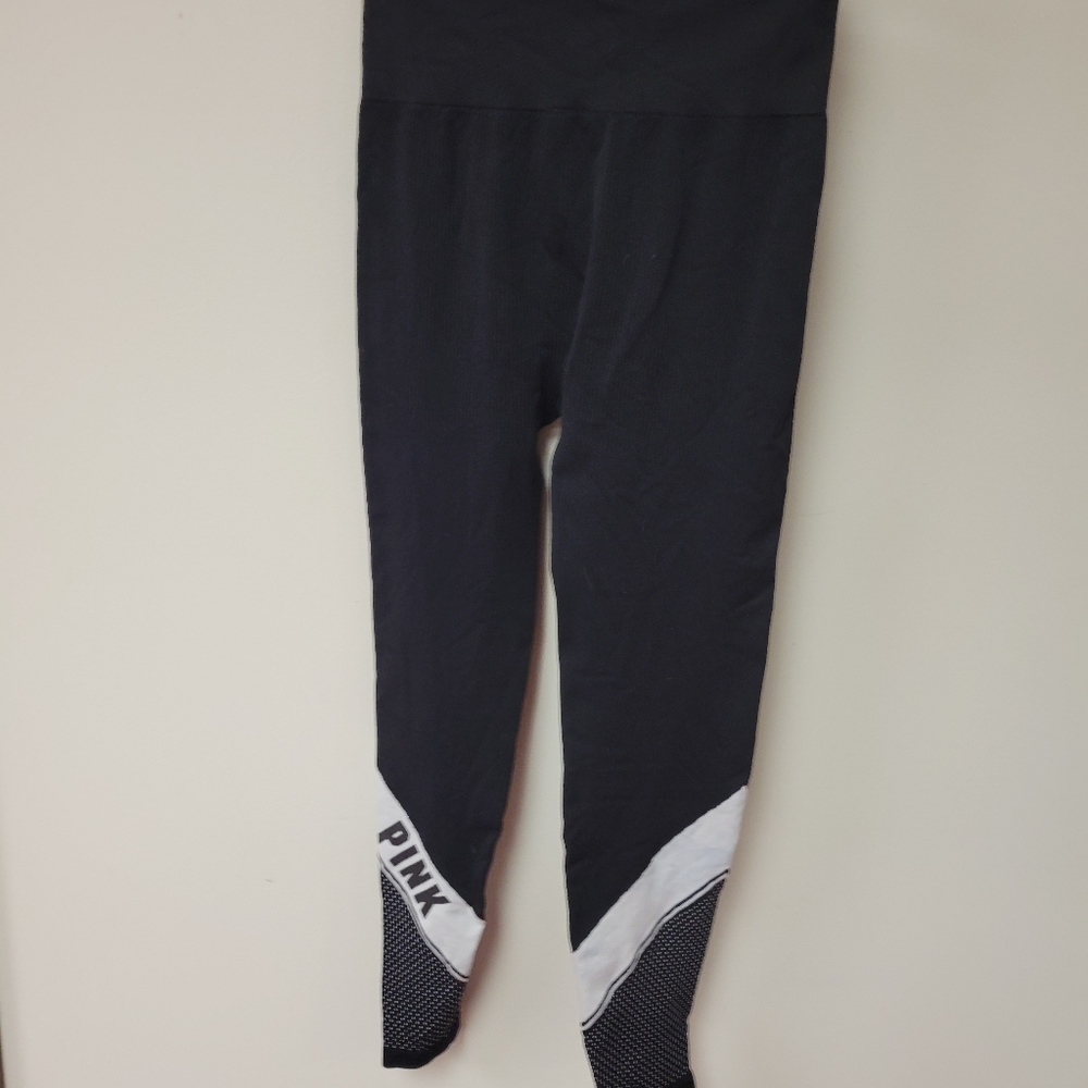 Women's Pink Victoria secret black lagging pants (Medium)